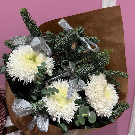 Зимний букет с хризантемой