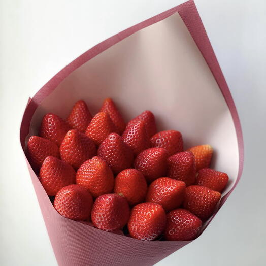 Букет из свежей клубники 25 ягод