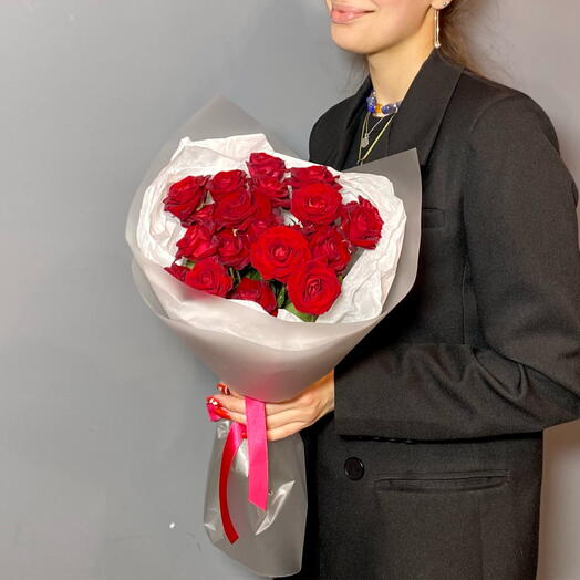 Классика 🌹 Букет-комплимент красных кустовых роз (5 шт)