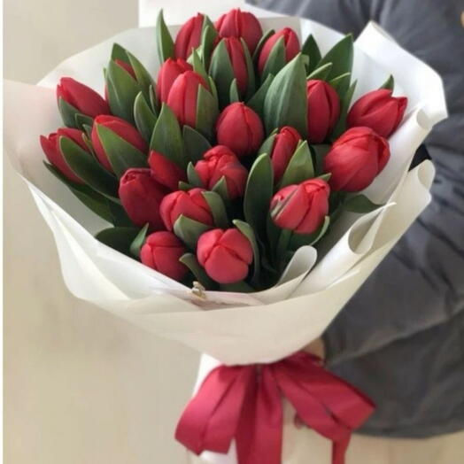 Букет из 21 красного тюльпана ️🌷