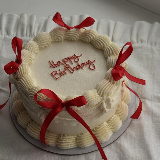 Торт 1 кг happy birthday с бантиками