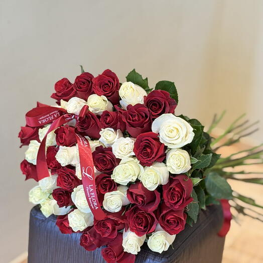 Mixroses red and white