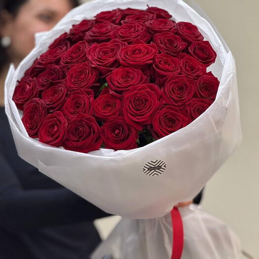 Букет из 35 красных роз