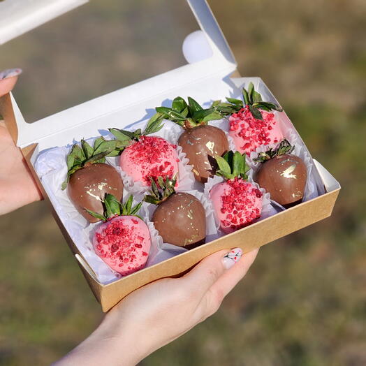Набор из 8 клубничек🍓 в бельгийском шоколаде 🍫