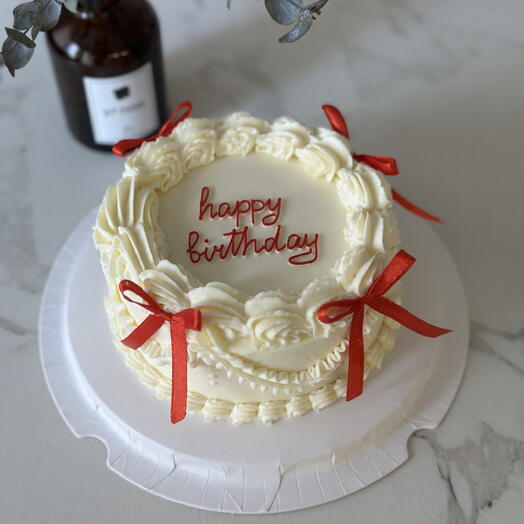 Бенто торт на день рождения Happy birthday в стиле Ламбет с красными бантиками