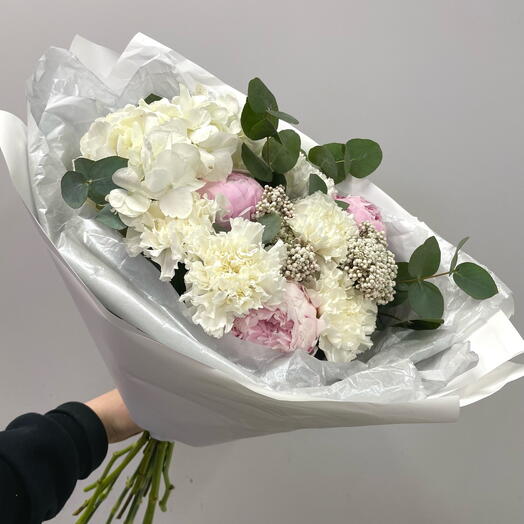 Пионы и гортензия
