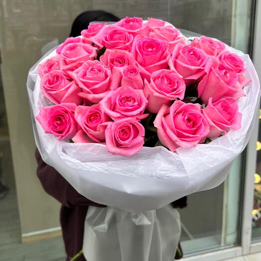 Букет из 25 ярких ароматных роз 💖