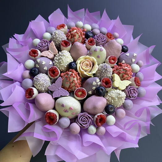 💜 Букет из клубники , малины, голубики в шоколаде и шоколадных роз