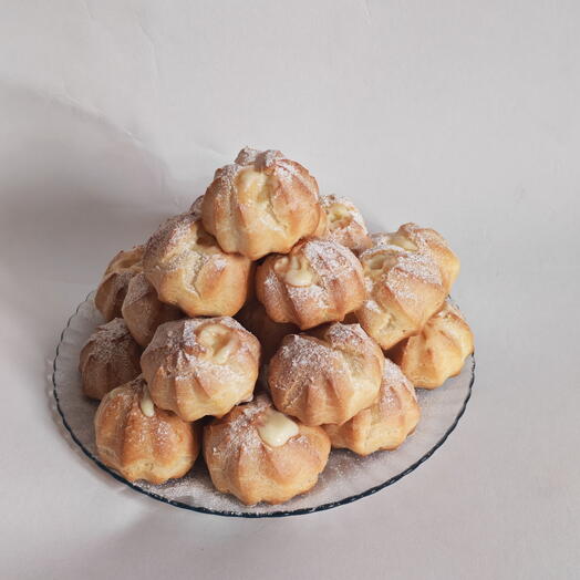 Профитроли с кремом