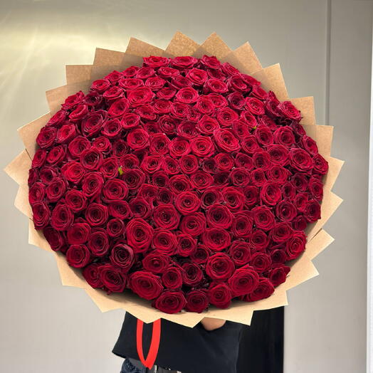151 Роза красная в крафте