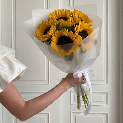 Букет из 5 подсолнухов от XOFLOWERS