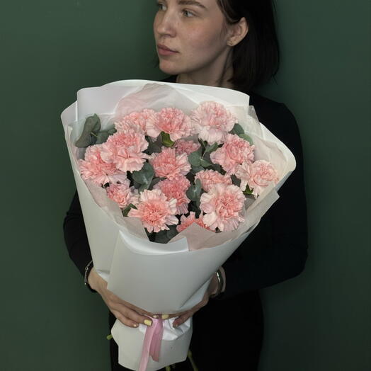 Розовые гвоздики