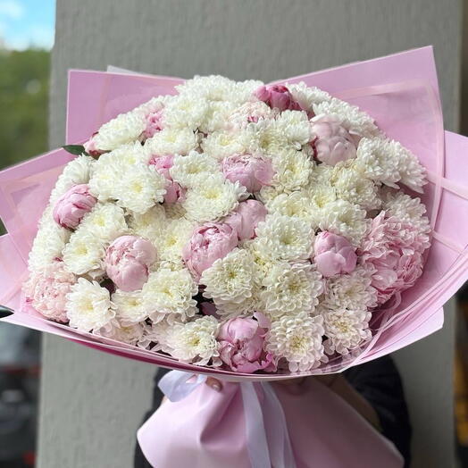 Пионы и белые хризантемы пышный нежный букет 🌸💗