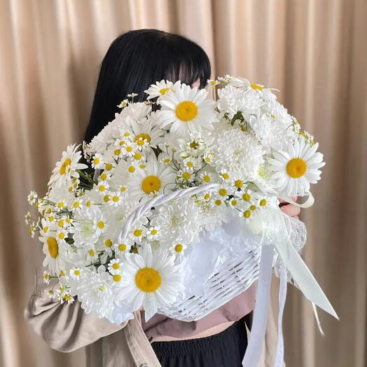 Корзинка с хризантемой и ромашками 🌼