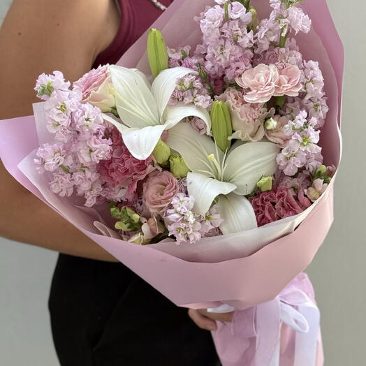 ароматный летний букет Матиолла и эустома