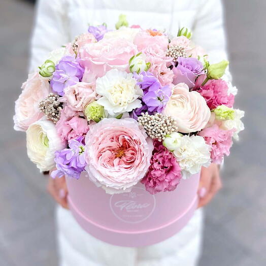 Bouquet "Zephyr" in a hatbox Mini-Grand PINK