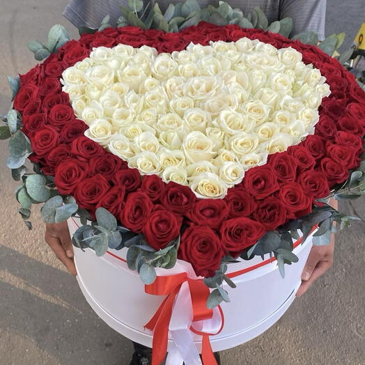 Коробка из 151 Розы в форме сердца
