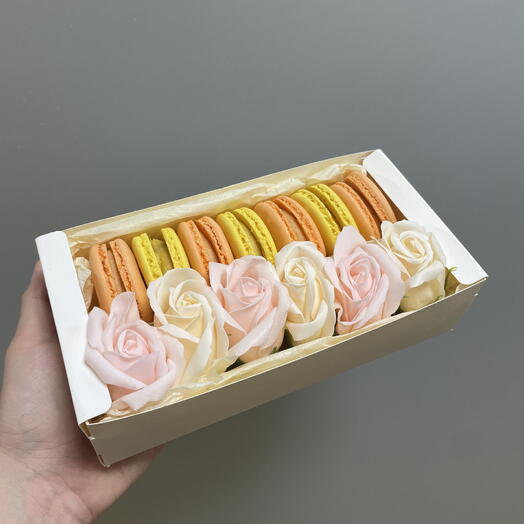 Нежный желтый подарочный набор с мыльными розами и макарунсами💛 🧡