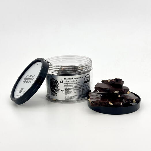 Темный шоколад 70% (bean-to-bar) ручной работы с вяленой брусникой и кедровым орехом 175 г