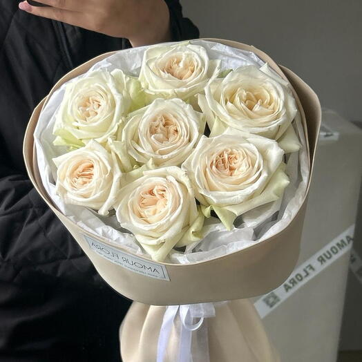Букет из 7 пионовидных роз