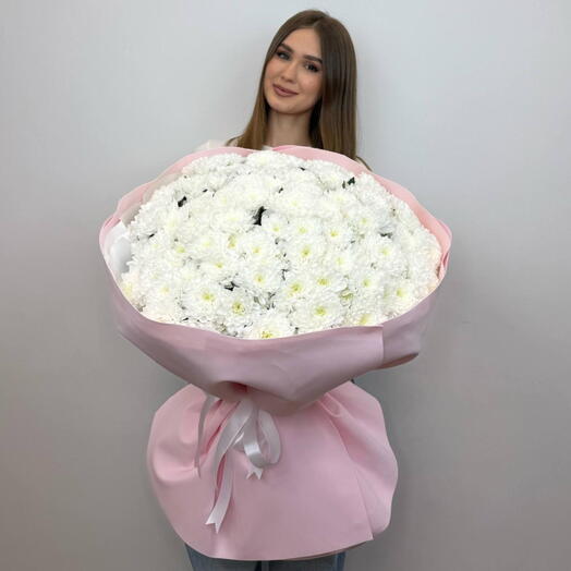 Букет из 17 белоснежных кустовых хризантем Алтай
