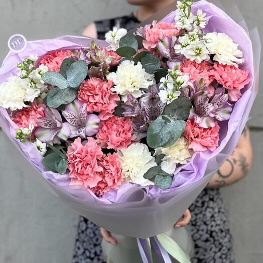 Стойкий букет из диантусов, альстромерий и эустомы 💜