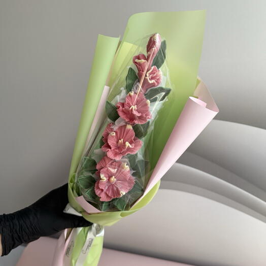 Chocolate gladiolus is a symbol of September 1st