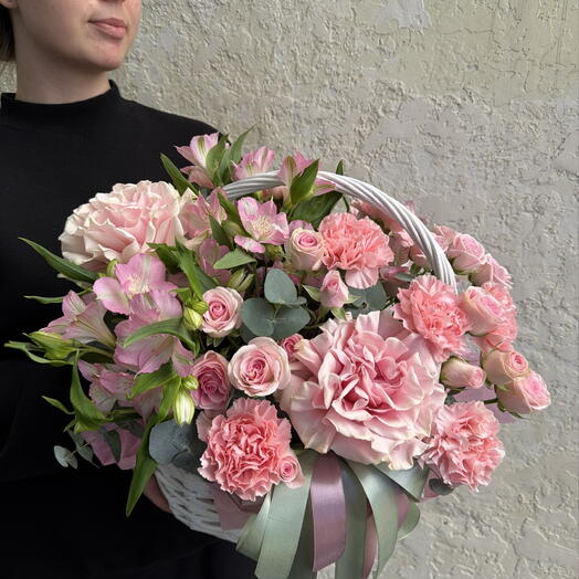 Корзина с французскими розами
