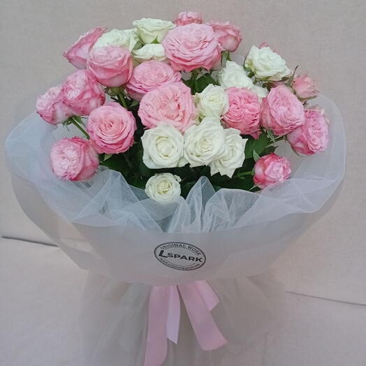 Mix spray roses bouquet