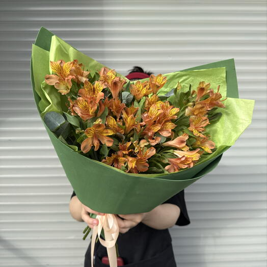 Букет-комплимент 🍁из осенних альстромерий
