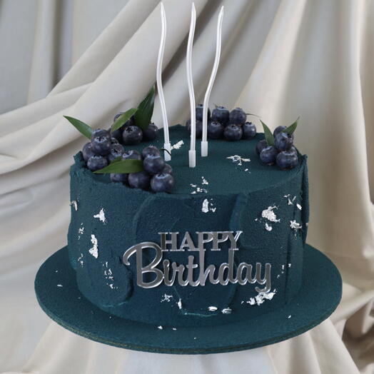Бархатный торт "Happy Birthday" с ягодами