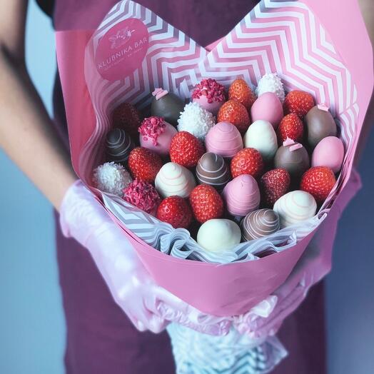 Ramo de fresas y fresas en chocolate belga