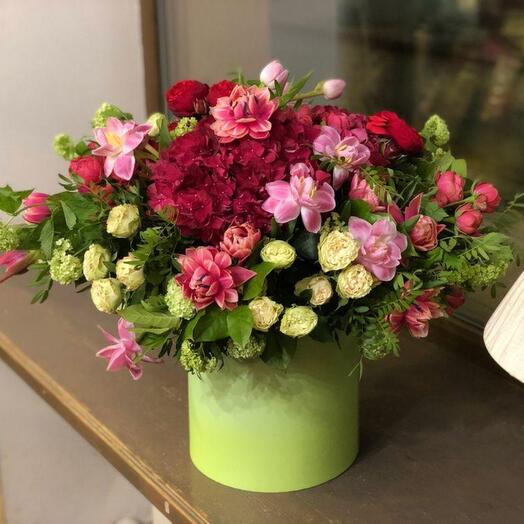 Цветы в коробке "Антранда"