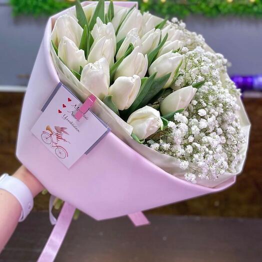Нежный букет с тюльпанами
