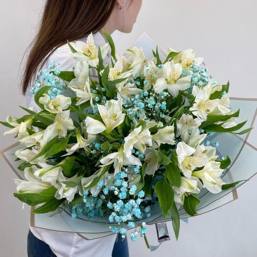 На седьмом небе💙 белая альстромерия