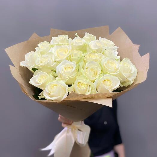 Ramo de 19 rosas blancas (60 cm)