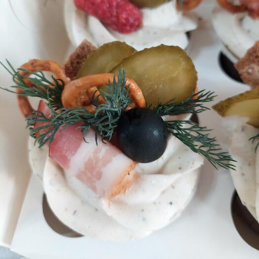 Salted cupcakes with smoked meats