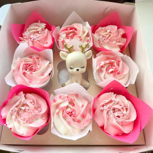 Cupcakes "Tenderness" with a fawn
