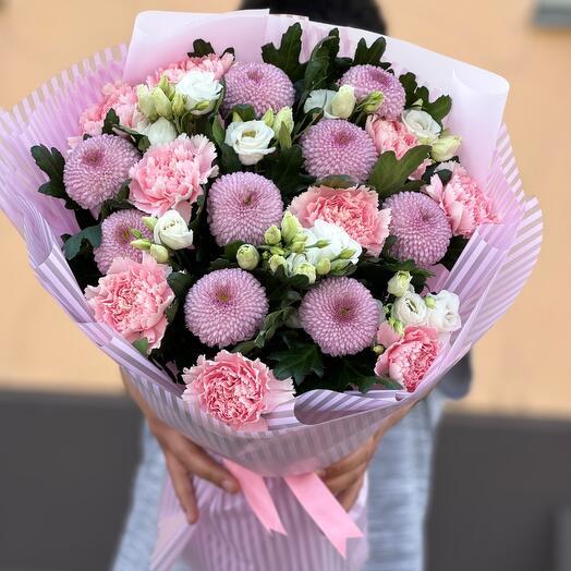 Momoko with dianthus