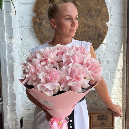 Bouquet of delicate French roses