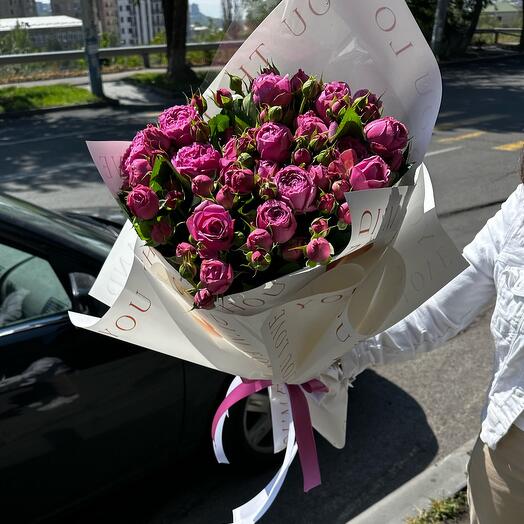 Букет из пионавидных роз