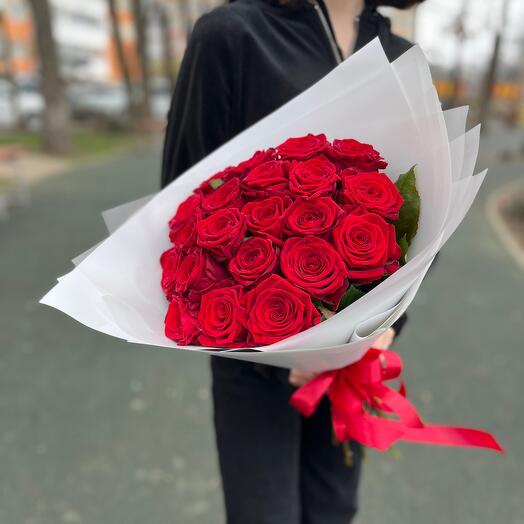 Букет из 19 Роз в Упаковке