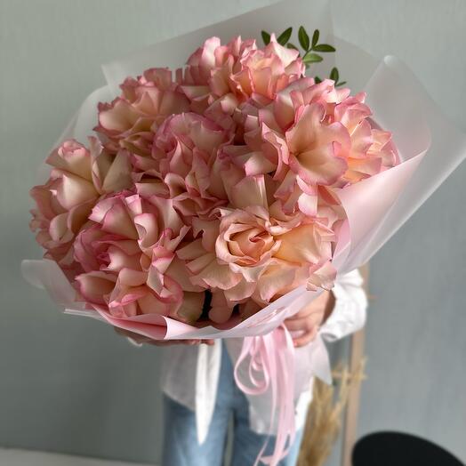 Ажурные розовые розы