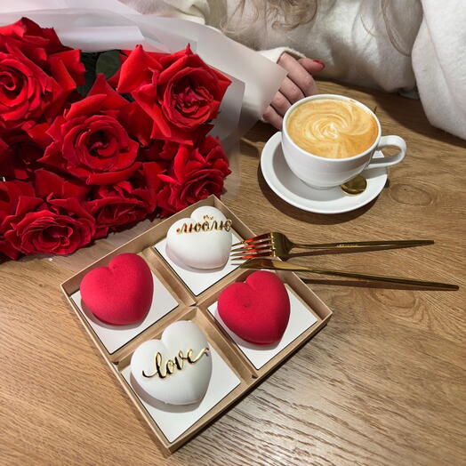 Набор муссовых сердец (4 пирожных)