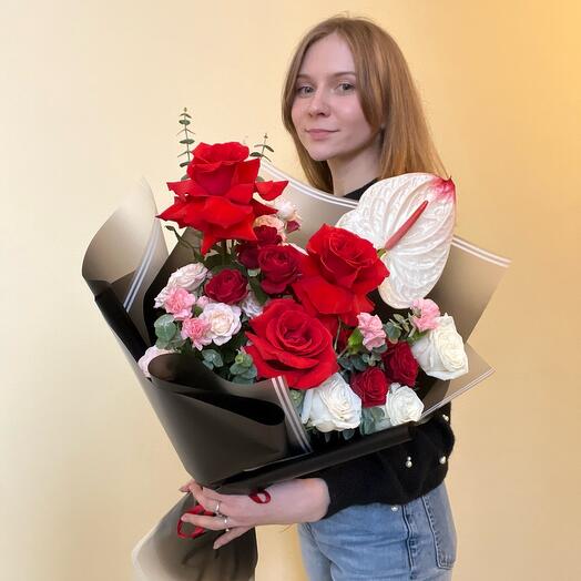Букет с красными розами