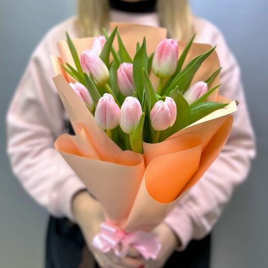 9 pink tulips