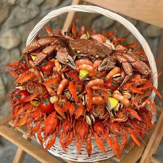 Корзина из морепродуктов на 23 февраля «Море»