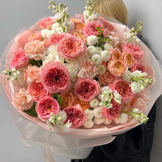 Premium peony-shaped roses with fragrant mattiola and dianthus