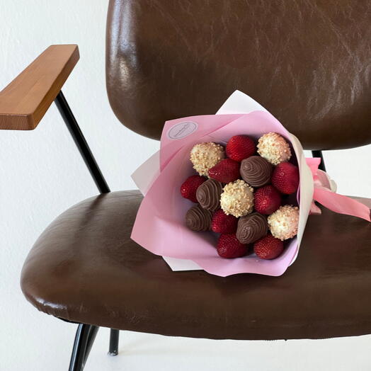 Ramo de Fresas en chocolate "Foggia"
