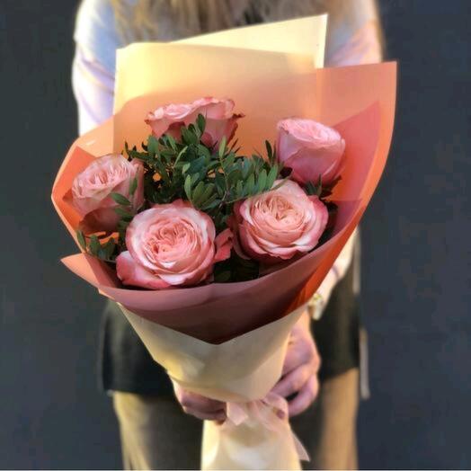Bouquet of 5 roses
